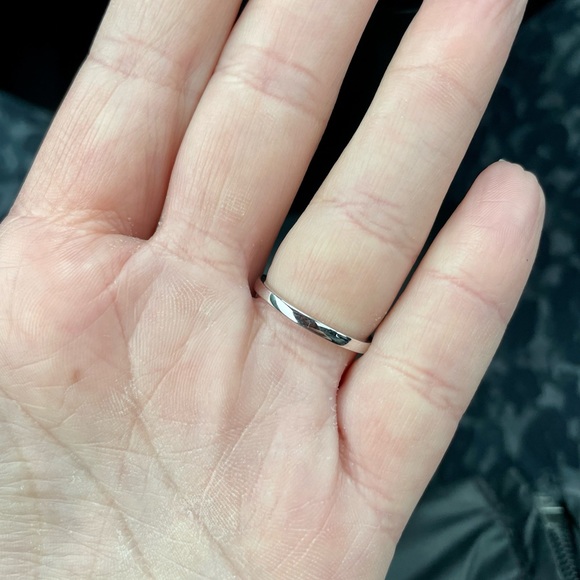 NEW NEVER WORN! Women’s Diamond Pave’ Wedding Band - Picture 3 of 8